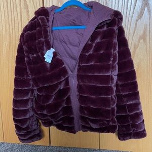Women’s maroon jacket